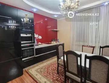 4-комнатная квартира, этаж 9 из 15, 160 м², на длительный срок