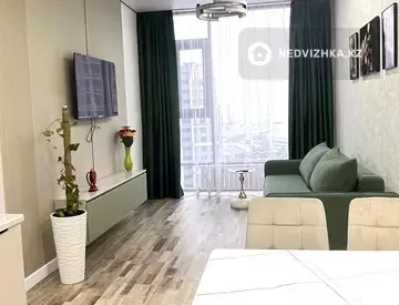 2-комнатная квартира, этаж 18 из 21, 49 м², посуточно