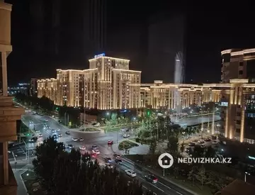 2-комнатная квартира, этаж 10 из 14, 40 м², посуточно