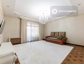 2-комнатная квартира, этаж 4 из 6, 94 м²