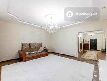 2-комнатная квартира, этаж 4 из 6, 94 м²