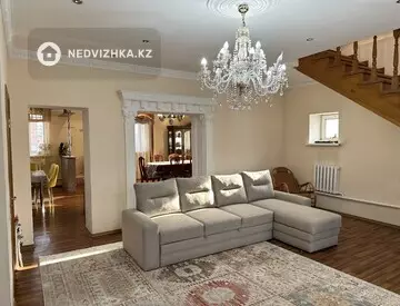 5-комнатный дом, 12.5 соток, 200 м²