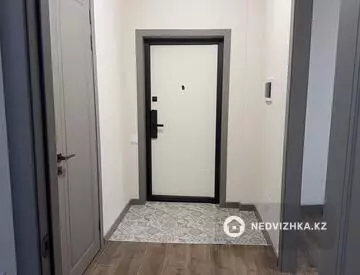 1-комнатная квартира, этаж 13 из 18, 38 м²