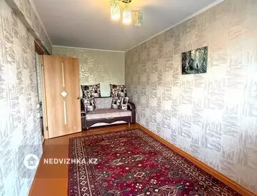3-комнатная квартира, этаж 4 из 5, 60 м²