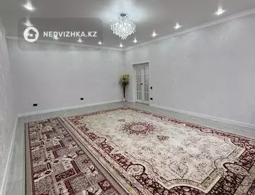 4-комнатный дом, 10 соток, 140 м²