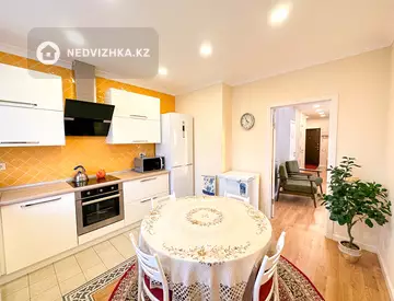 3-комнатная квартира, этаж 9 из 9, 81 м²