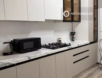 1-комнатная квартира, этаж 4 из 6, 40 м², посуточно