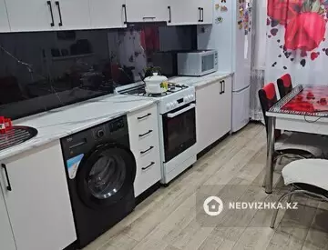 4-комнатная часть дома, 2 соток, 647 м²