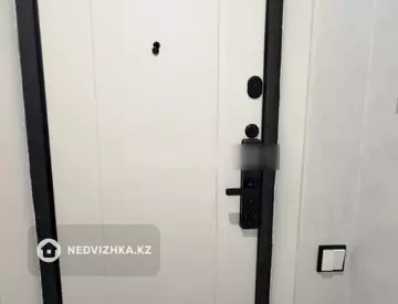 2-комнатная квартира, этаж 3 из 12, 63 м²