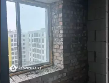 1-комнатная квартира, этаж 9 из 12, 38 м²