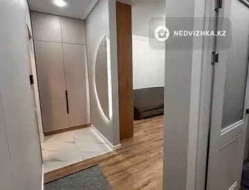 1-комнатная квартира, этаж 4 из 12, 38 м²