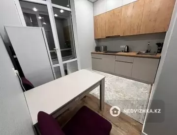1-комнатная квартира, этаж 4 из 12, 38 м²