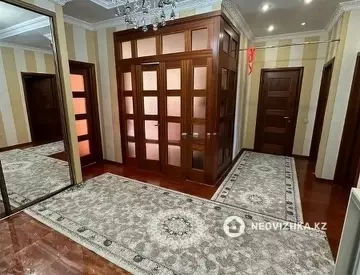 3-комнатная квартира, этаж 2 из 7, 120 м²