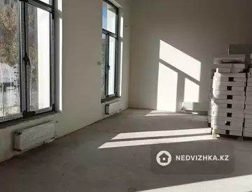 5-комнатная квартира, этаж 1 из 8, 236 м²