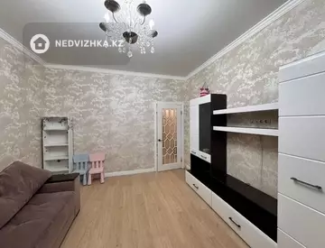 2-комнатная квартира, этаж 4 из 9, 65 м²