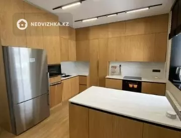 3-комнатная квартира, этаж 2 из 4, 130 м²