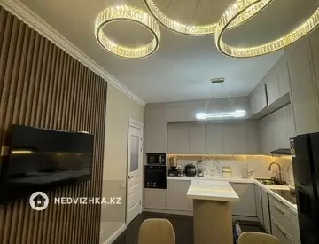 4-комнатная квартира, этаж 4 из 19, 145 м²