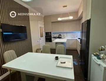 4-комнатная квартира, этаж 4 из 19, 145 м²