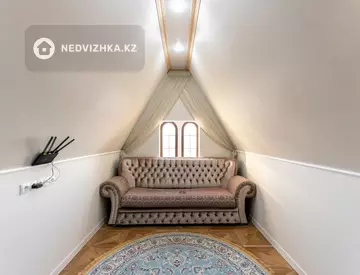 3-комнатная квартира, этаж 8 из 8, 82 м²