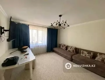 3-комнатная квартира, этаж 8 из 10, 80 м²