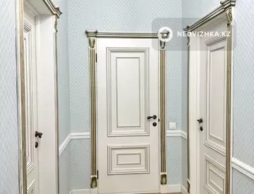 4-комнатная квартира, этаж 10 из 10, 147 м²