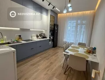 3-комнатная квартира, этаж 4 из 9, 90 м²