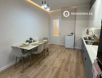 3-комнатная квартира, этаж 4 из 9, 90 м²