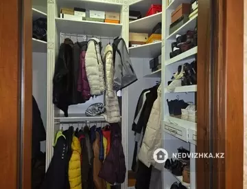 4-комнатная квартира, этаж 7 из 7, 280 м²