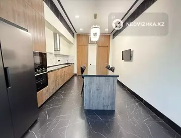 3-комнатная квартира, этаж 7 из 8, 173 м²
