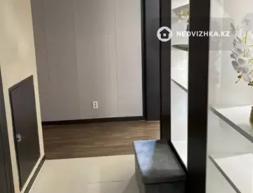 4-комнатная квартира, этаж 19 из 25, 140 м²