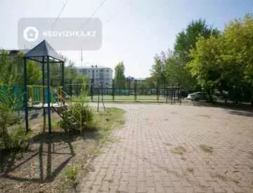 2-комнатная квартира, этаж 3 из 4, 42 м²