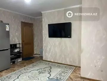 2-комнатная квартира, этаж 3 из 4, 42 м²