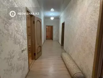 4-комнатная квартира, этаж 5 из 18, 147 м²