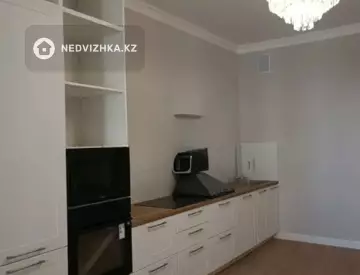 3-комнатная квартира, этаж 4 из 12, 126 м²