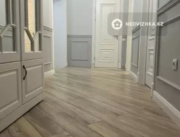3-комнатная квартира, этаж 7 из 8, 104 м²