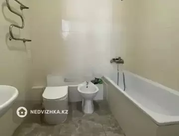 3-комнатная квартира, этаж 1 из 8, 90 м²