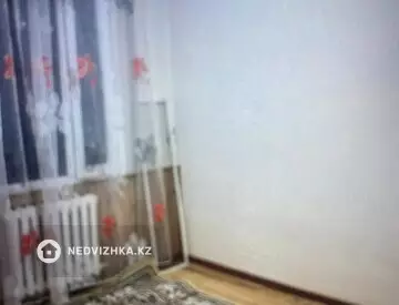 3-комнатная квартира, этаж 4 из 5, 60 м²