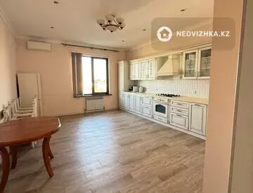 2-комнатная квартира, этаж 6 из 8, 140 м², на длительный срок