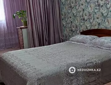 2-комнатная квартира, этаж 4 из 5, 60 м²