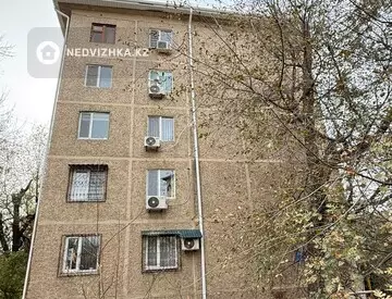 3-комнатная квартира, этаж 1 из 5, 60 м², на длительный срок