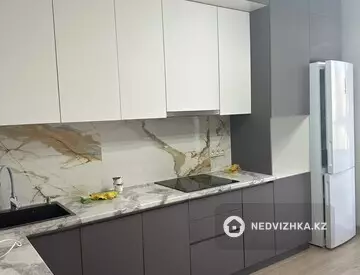 2-комнатная квартира, этаж 5 из 10, 65 м², на длительный срок
