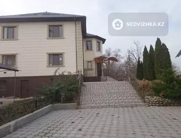 5-комнатный дом, 12 соток, 406 м²