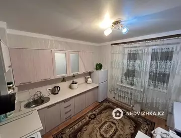 1-комнатная квартира, этаж 13 из 14, 42 м²