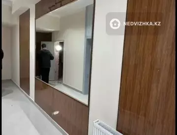 1-комнатная квартира, этаж 11 из 12, 38 м²