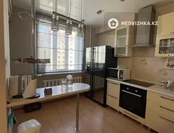 3-комнатная квартира, этаж 4 из 9, 77 м²