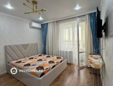 2-комнатная квартира, этаж 10 из 12, 78 м², на длительный срок