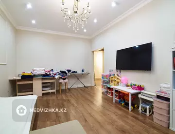 3-комнатная квартира, этаж 1 из 9, 91 м²