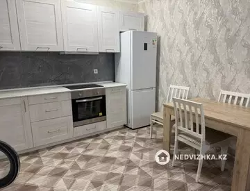 3-комнатная квартира, этаж 2 из 9, 59 м², на длительный срок