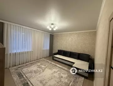 2-комнатная квартира, этаж 2 из 3, 64 м², на длительный срок