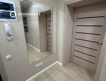 2-комнатная квартира, этаж 2 из 3, 64 м², на длительный срок